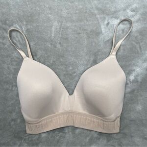 Victoria’s Secret Wear Everywhere Wireless Bra 32D Nude Beige T-Shirt Bra